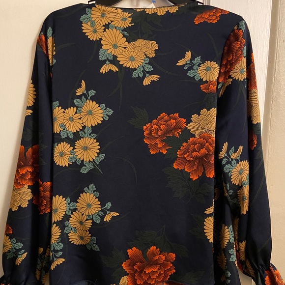 Kimono Style Blouse, Navy w/ bright floral pattern - Picture 4 of 9